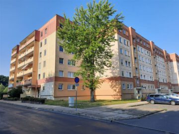 4 helle Wohnräume mit Balkon! Sie renovieren und sparen für einen Monat die Kaltmiete, 01917 Kamenz, Etagenwohnung